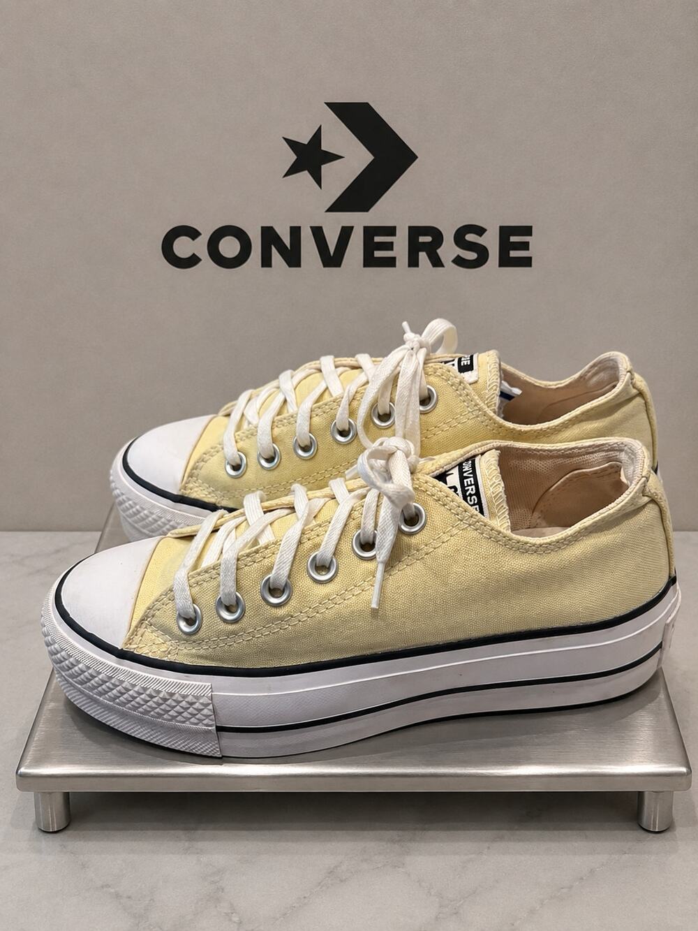 Converse Chuck Taylor All Star Lift Ox Lemon Drop Platform Shoes Womens 6